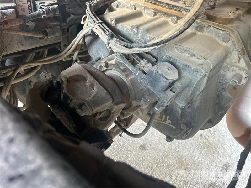Peterbilt 367 中古トラクターヘッド | トレーラーヘッド