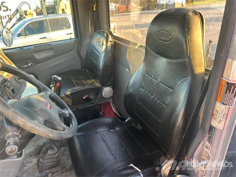 Peterbilt 367 中古トラクターヘッド | トレーラーヘッド