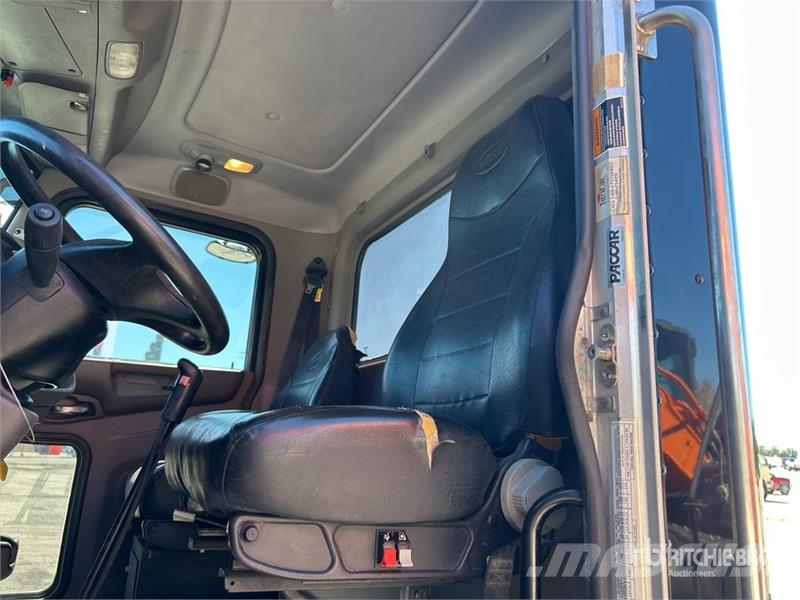 Peterbilt 367 وحدات الجر