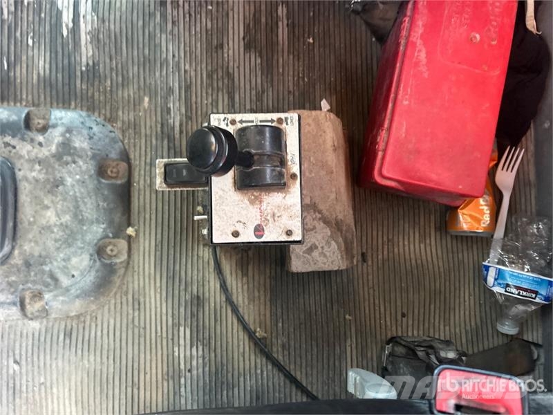 Peterbilt 367 中古トラクターヘッド | トレーラーヘッド