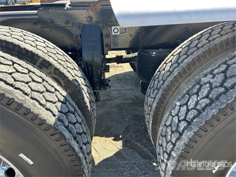 Peterbilt 367 وحدات الجر