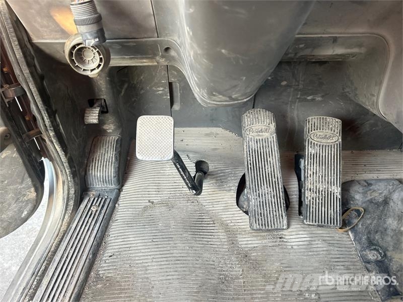 Peterbilt 367 中古トラクターヘッド | トレーラーヘッド