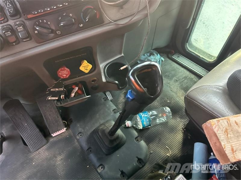 Peterbilt 367 Pašizgāzējs