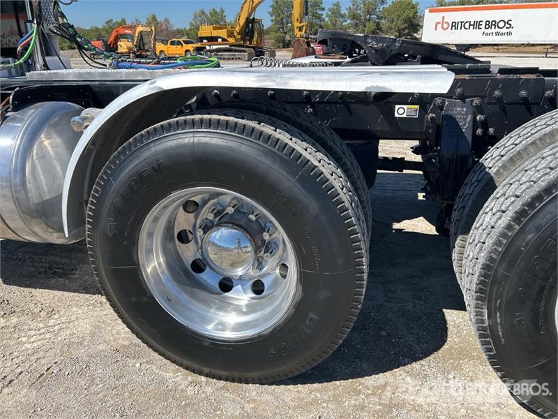 Peterbilt 367 وحدات الجر