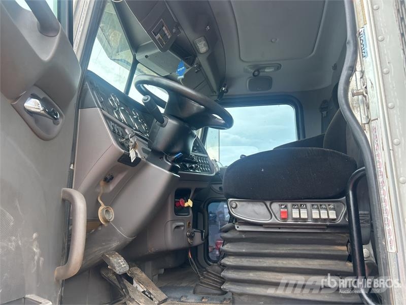 Peterbilt 367 牵引车