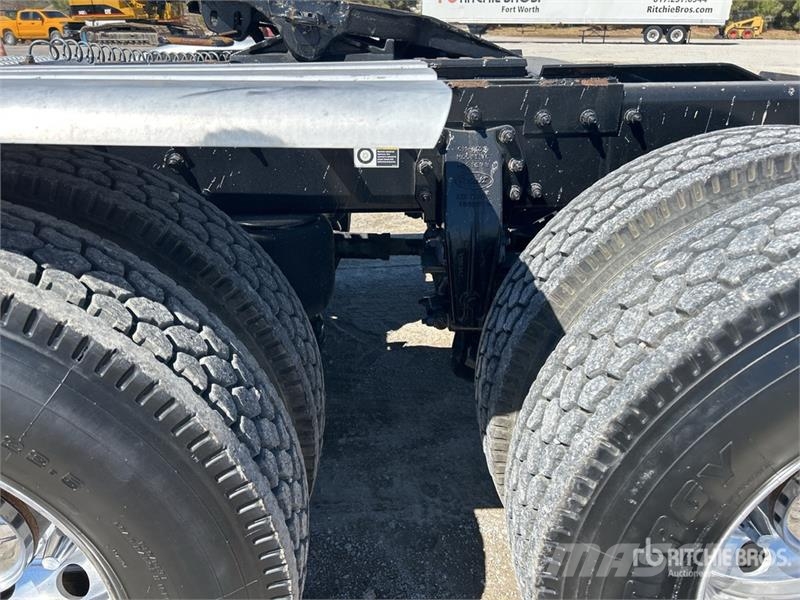 Peterbilt 367 وحدات الجر