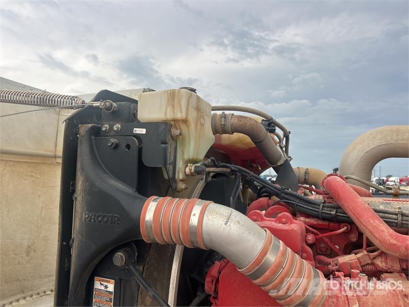 Peterbilt 367 牵引车