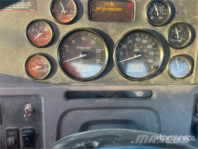 Peterbilt 367 中古トラクターヘッド | トレーラーヘッド