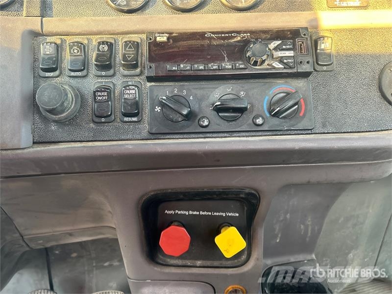 Peterbilt 367 中古トラクターヘッド | トレーラーヘッド