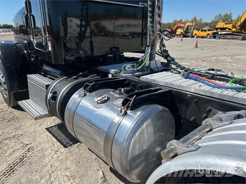 Peterbilt 367 وحدات الجر