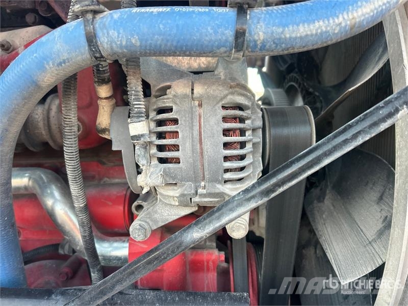 Peterbilt 367 中古トラクターヘッド | トレーラーヘッド