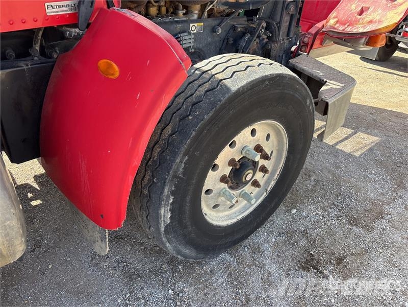 Peterbilt 367 Kurtaricilar