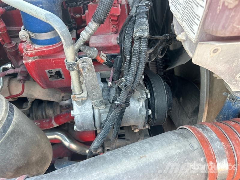 Peterbilt 367 中古トラクターヘッド | トレーラーヘッド