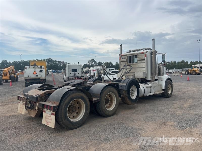 Peterbilt 367 牵引车