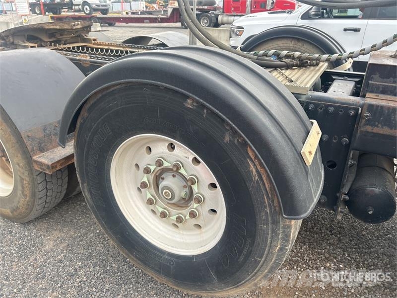 Peterbilt 367 牵引车