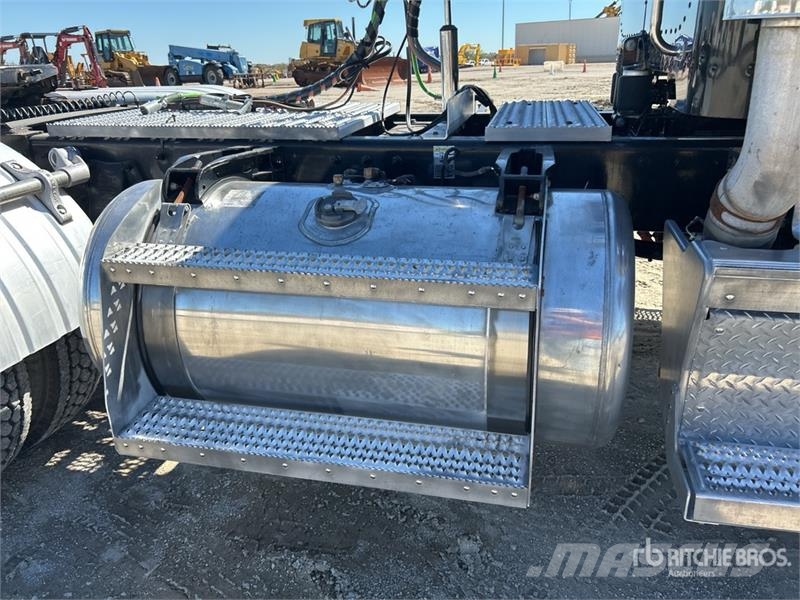 Peterbilt 367 وحدات الجر