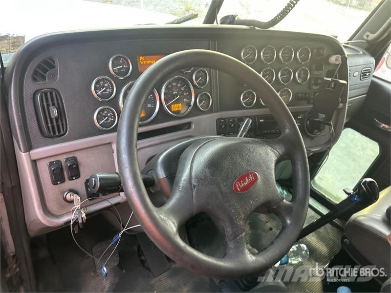 Peterbilt 367 Pašizgāzējs