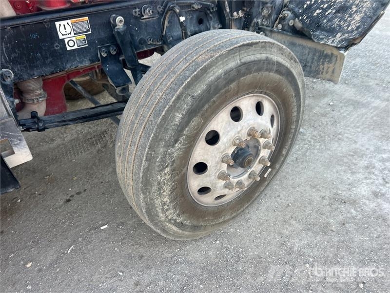 Peterbilt 367 中古トラクターヘッド | トレーラーヘッド