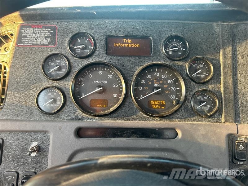 Peterbilt 367 中古トラクターヘッド | トレーラーヘッド