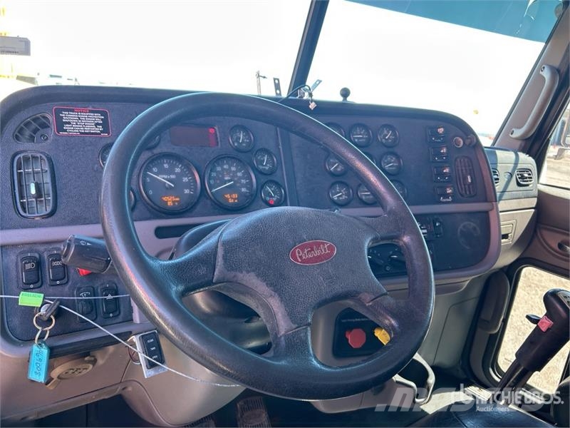 Peterbilt 367 وحدات الجر