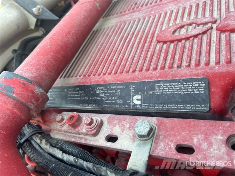 Peterbilt 367 中古トラクターヘッド | トレーラーヘッド