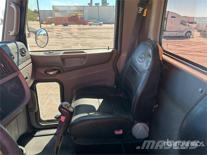 Peterbilt 367 وحدات الجر