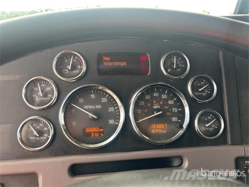 Peterbilt 367 牵引车
