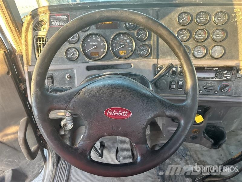 Peterbilt 367 中古トラクターヘッド | トレーラーヘッド