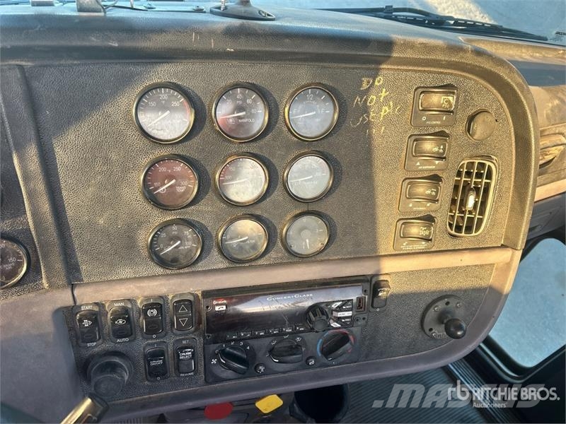 Peterbilt 367 中古トラクターヘッド | トレーラーヘッド