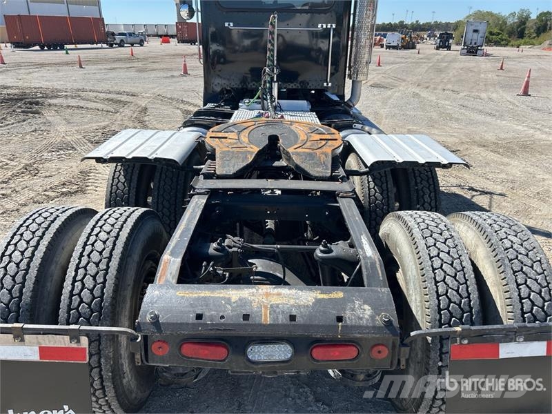 Peterbilt 367 وحدات الجر