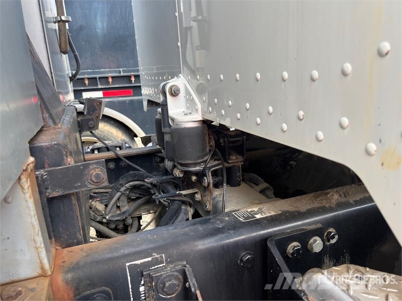 Peterbilt 367 10x4 Quad/A Dump Truck Pašizgāzējs