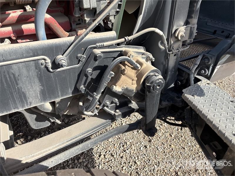 Peterbilt 367 12x6 5-Axle Sleeper Truck Tractor Diger kamyonlar
