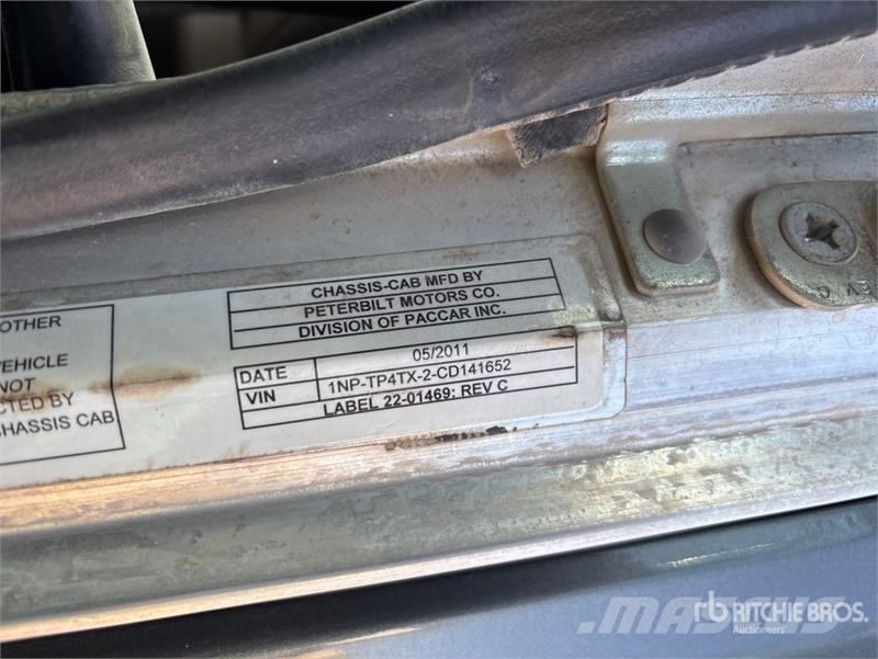 Peterbilt 367 12x6 5-Axle Sleeper Truck Tractor Diger kamyonlar