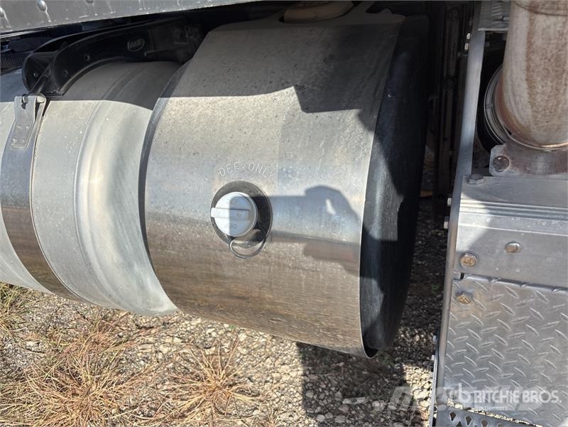 Peterbilt 367 12x6 5-Axle Sleeper Truck Tractor Diger kamyonlar