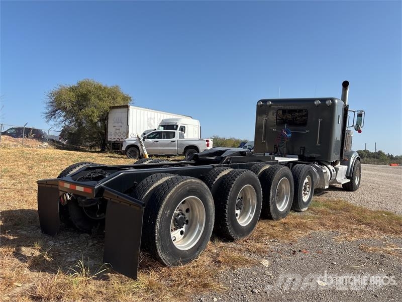 Peterbilt 367 12x6 5-Axle Sleeper Truck Tractor Diger kamyonlar
