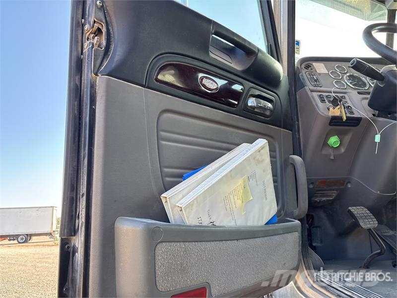 Peterbilt 367 12x6 5-Axle Sleeper Truck Tractor Diger kamyonlar