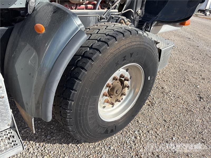 Peterbilt 367 12x6 5-Axle Sleeper Truck Tractor Diger kamyonlar