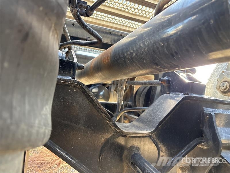 Peterbilt 367 12x6 5-Axle Sleeper Truck Tractor Diger kamyonlar