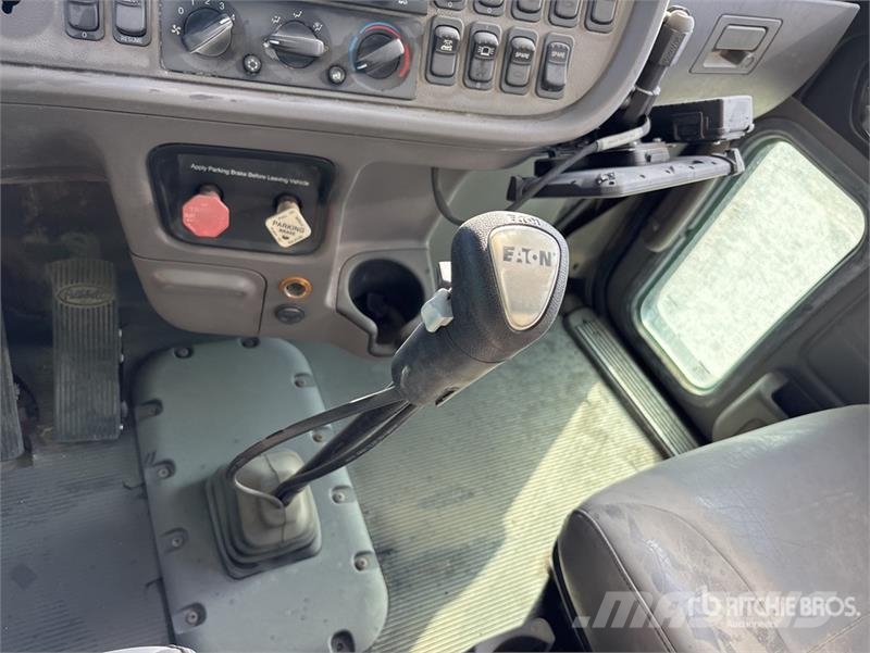 Peterbilt 367 12x6 Quad/A Sleeper Truck Tractor Diger kamyonlar