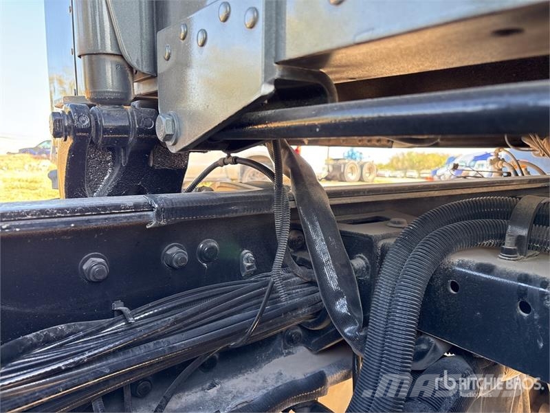 Peterbilt 367 12x6 Quad/A Sleeper Truck Tractor Diger kamyonlar