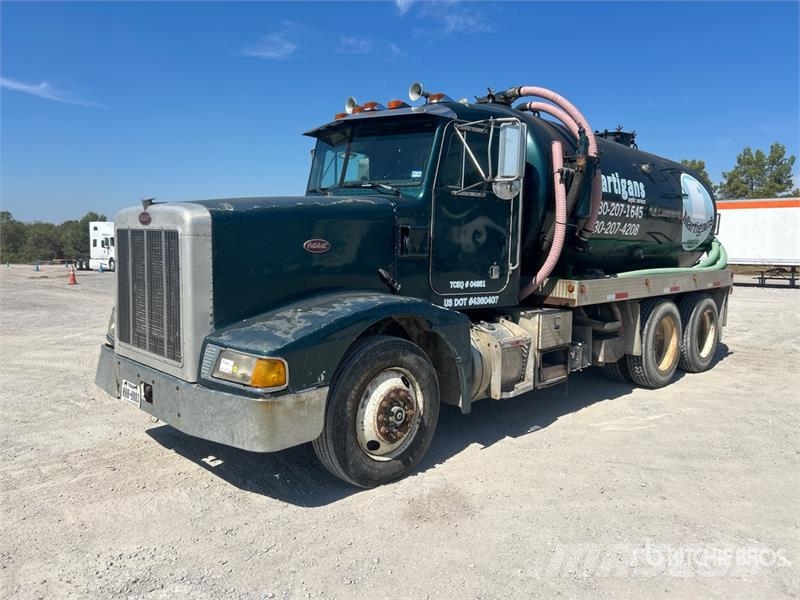 Peterbilt 377 6x4 Vacuum Tanker Truck Saug- und Druckwagen