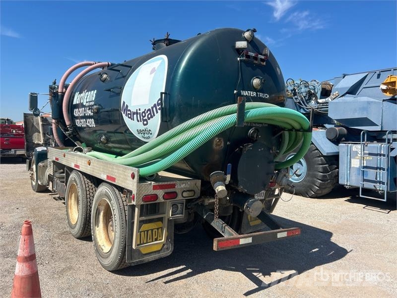 Peterbilt 377 6x4 Vacuum Tanker Truck Saug- und Druckwagen