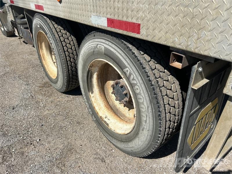 Peterbilt 377 6x4 Vacuum Tanker Truck Saug- und Druckwagen