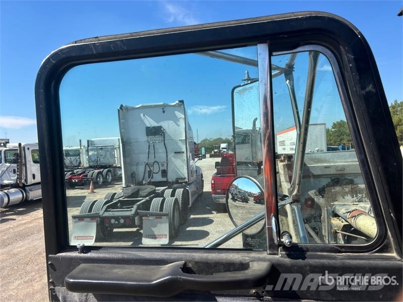 Peterbilt 377 6x4 Vacuum Tanker Truck Saug- und Druckwagen