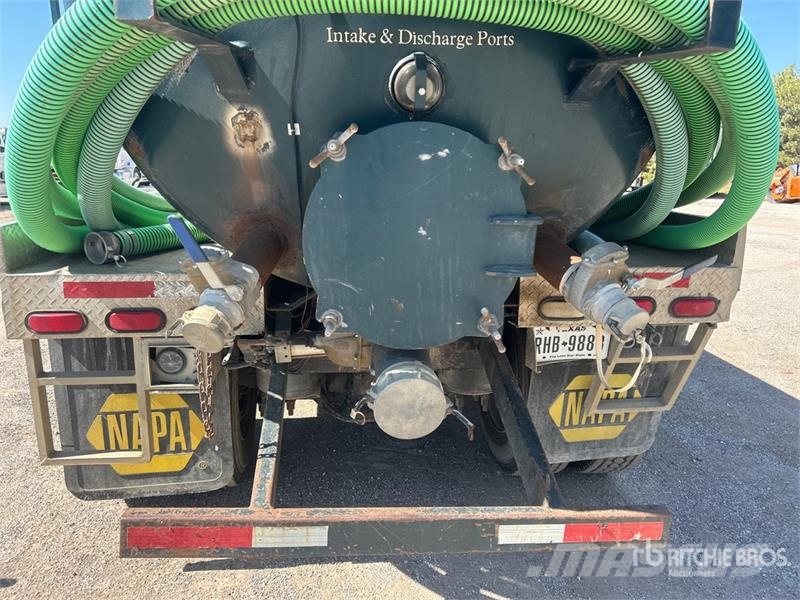 Peterbilt 377 6x4 Vacuum Tanker Truck Saug- und Druckwagen