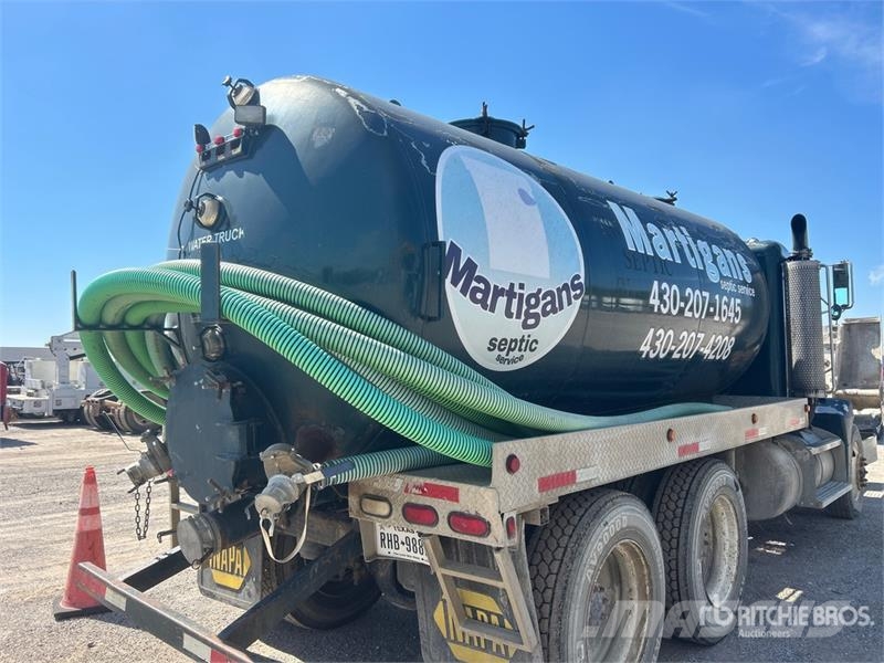 Peterbilt 377 6x4 Vacuum Tanker Truck Saug- und Druckwagen
