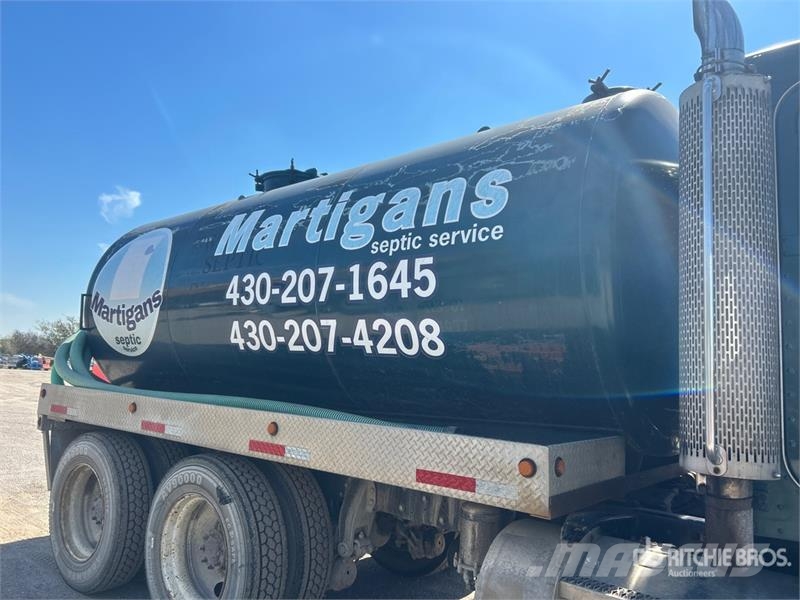 Peterbilt 377 6x4 Vacuum Tanker Truck Saug- und Druckwagen