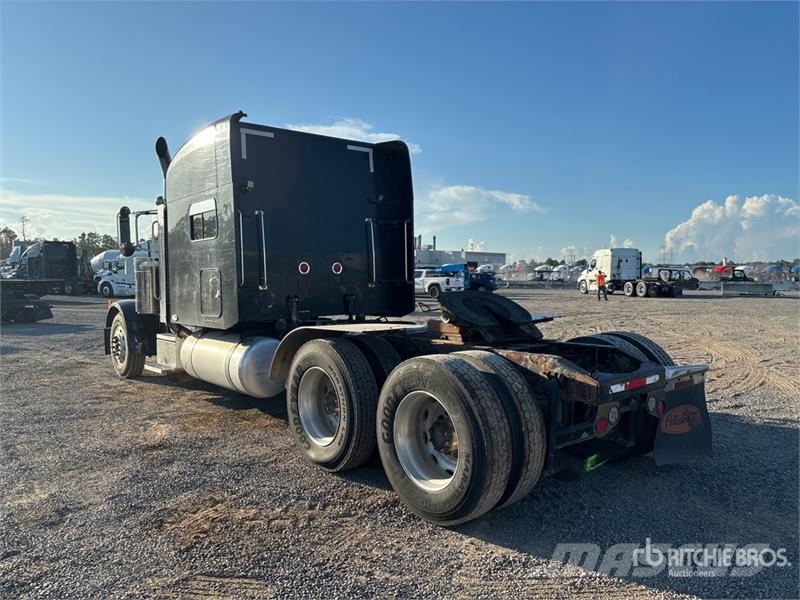 Peterbilt 379 Trekkers