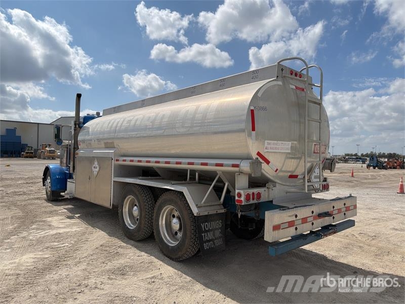 Peterbilt 379 4200 gal 6x4 Tanker Truck Tovornjaki cisterne