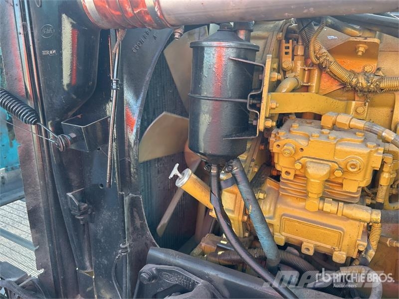 Peterbilt 379 6x4 T/A Day Cab Truck Tractor Prime Movers